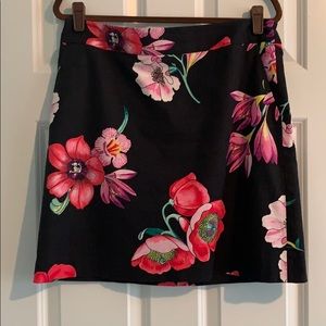 Ann Taylor Skirts - An Taylor Black/multi color skirt Ann Taylor Skirts - An Taylor Black/multi color skirt